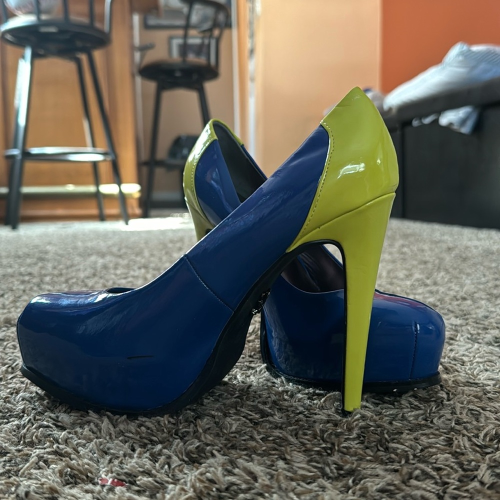 Vera Wang Heels